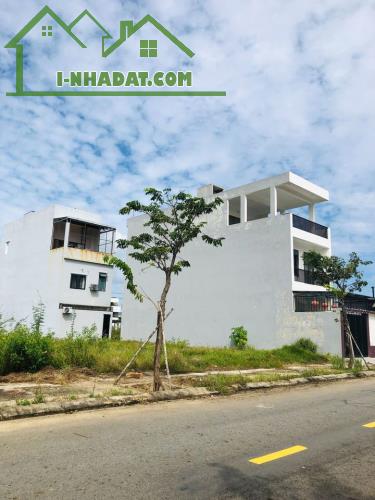 Chủ cần tiền, bán gấp 80m2 đất cạnh trường ĐH FPT, mua xây nhà ở ngay