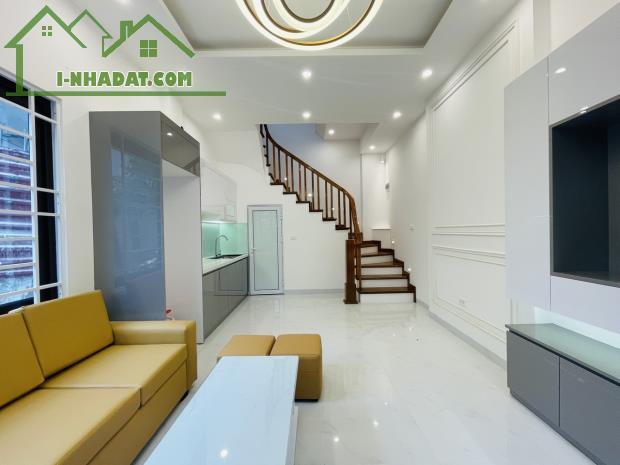Chỉ 3 tỷ có nhà Tây Mỗ, Nam Từ Liêm xây 5 Tầng, 3P Ngủ, 40m đường ô tô qua - 3