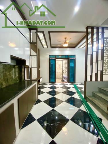 Siêu hiếm!! Nhà Tây Mỗ, Nam Từ Liêm 31M2, 5 Tầng, 3P Ngủ, giá 4.4 tỷ - 4