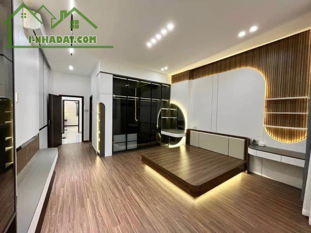 bán nhà 2 lầu tặng full nội thất kiến trúc hiện đại trục D7hồng loan thổ cư 80m2 gía 5.9ty - 2