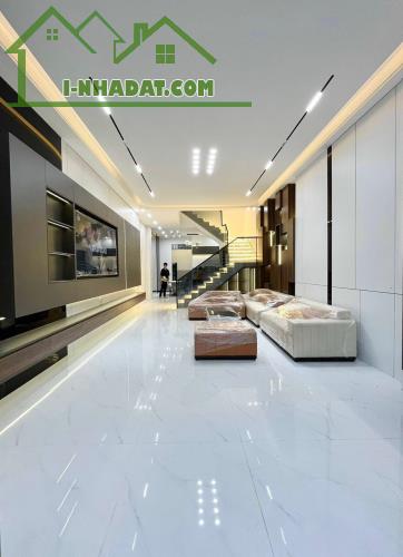 bán nhà 2 lầu tặng full nội thất kiến trúc hiện đại trục D7hồng loan thổ cư 80m2 gía 5.9ty