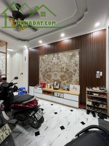 Bán Nhà Đường Láng Đống Đa 40m Đẹp - 5