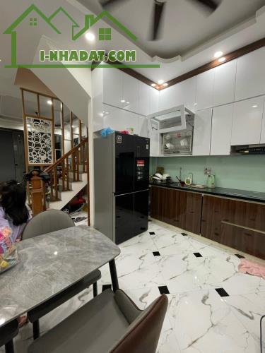 Bán Nhà Đường Láng Đống Đa 40m Đẹp - 2