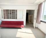 Căn hộ 1 phòng ngủ full nội thất, ban công gần Hàng Xanh, Bình Thạnh