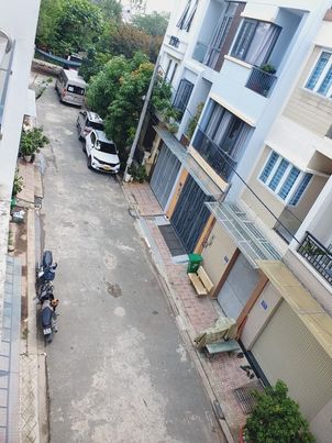 Bán nhà gần mặt tiền Nguyễn Duy Trinh, Bình Trưng Đông, Q2. 60m2, 3tầng, 6.3 tỷ TL. tuấn - 1