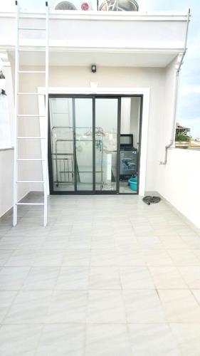 BÁN NHÀ F10 TÂN BÌNH KẾ ĐỒNG ĐEN-BÀU CÁT, HẺM XE HƠI SÁT MẶT TIỀN, 32Mx5 3PN MASTER 5 TỶ x - 1