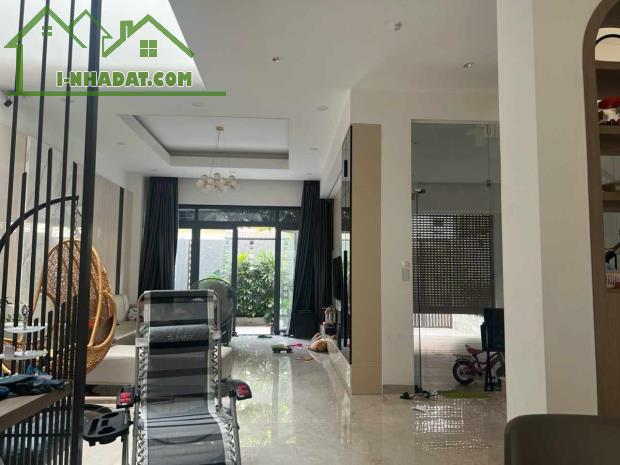 Bán nhà mặt tiền Lê Sao, Phường Phú Thạnh, Quận Tân Phú Dt 9x19m 3 lầu giá 22 tỷ - 2