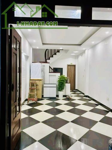 CCMN ĐẸP - ĐỐI DIỆN ROYALCITY - 9 PHÒNG KHÉP KÍN FULL NỘI THẤT- THOÁNG - DOANH THU 45TR/