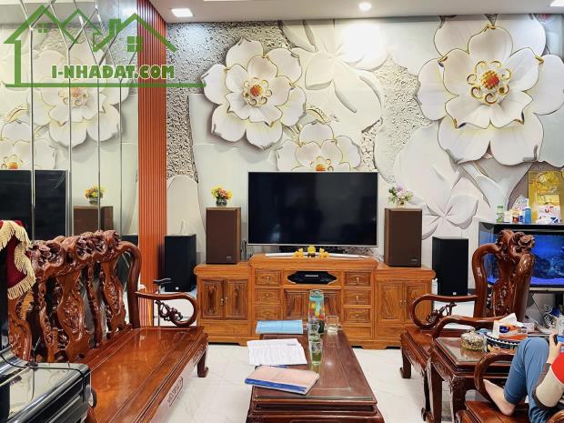 Bán nhà Phố Lụa - Hà Đông, ngõ thông tứ phía, kinh doanh, 42m2, 6.4 tỷ