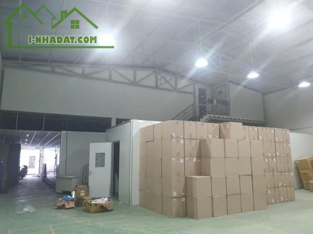 MẶT TIỀN NHÀ XƯỞNG ĐƯỜNG 12M - HƠN 1300M2, NGANG 17M - GẦN ĐẠI HỌC NGUYỄN TẤT THÀNH QUẬN - 2