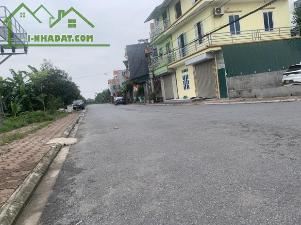 Đất Trâu Quỳ đối diện khu Shophouse đường mở rộng đang làm