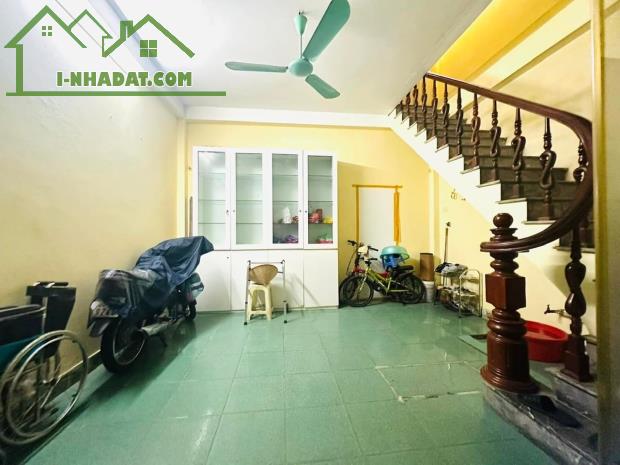 Bán nhà mặt ngõ kinh doanh ô tô phố Dương Quảng Hàm Cầu Giấy, DT 50 m2 4 tầng MT 4,8 m giá - 3