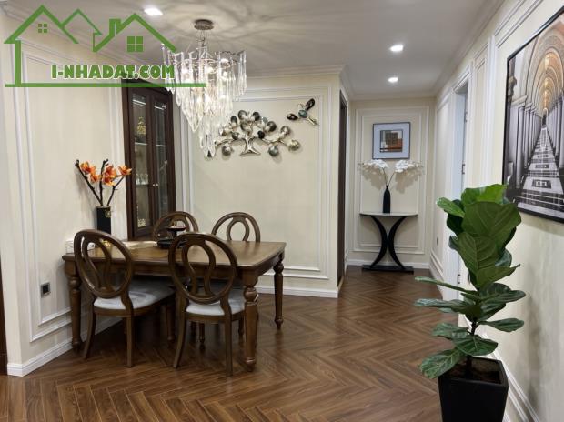 Chính chủ bán hoặc cho thuê căn hộ full nội thất Vinhomes Metropolis Liễu Giai - 2