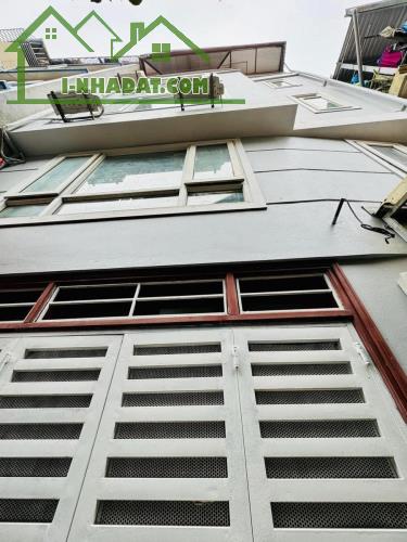 Cho thuê nhà riêng nguyên căn Trương Định, 30m2 ×5 Tầng - 3pn giá 12,5 triệu