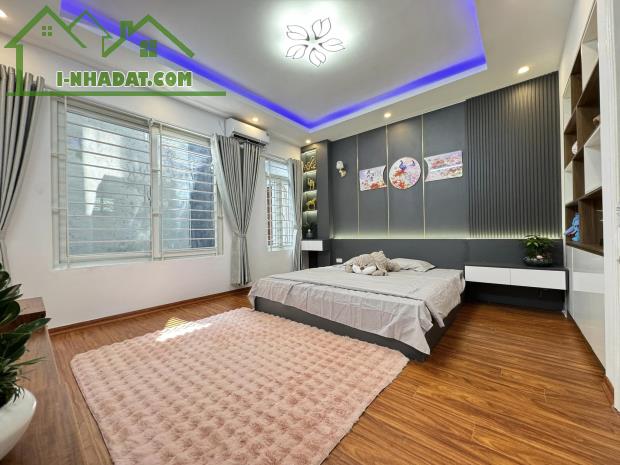 Ô tô tránh 40m, Hai thoáng, Đẹp ở luôn bán nhà Hồ Đắc Di-0989311985