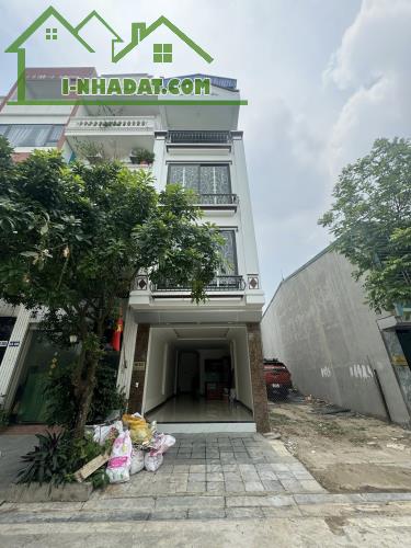 NHÀ ĐẤU GIÁ KIẾN HƯNG, PHÂN LÔ VỈA HÈ Ô TÔ KINH DOANH, VIEW TRƯỜNG HỌC 50M2 GIÁ 9 TỶ