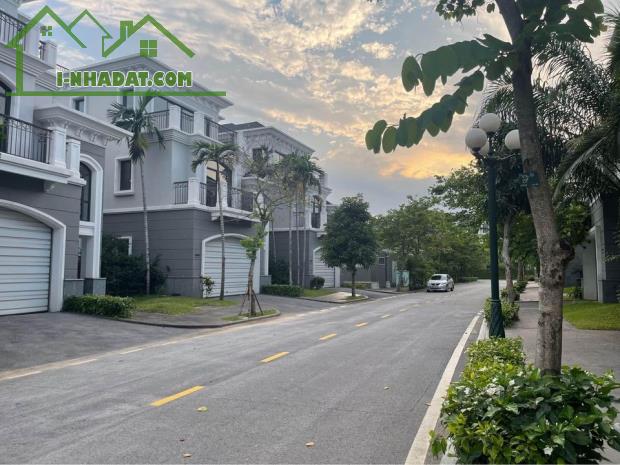 Biệt thự ven Biển 332m2 Grandbay Hạ Long Villas 3,5 tầng có sân vườn rộng bãi tắm riêng - 1