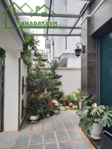 Gamuda Gardens, Biệt Thự Sân Vườn, dt 120m, 4 tầng, 8m mặt, Giá 25.2 tỷ. LH 0906556885 - 4