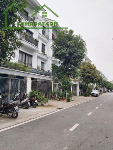 Gamuda Gardens, Biệt Thự Sân Vườn, dt 120m, 4 tầng, 8m mặt, Giá 25.2 tỷ. LH 0906556885 - 2