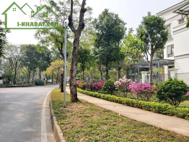 Gamuda Gardens, Biệt Thự Sân Vườn, dt 120m, 4 tầng, 8m mặt, Giá 25.2 tỷ. LH 0906556885 - 1