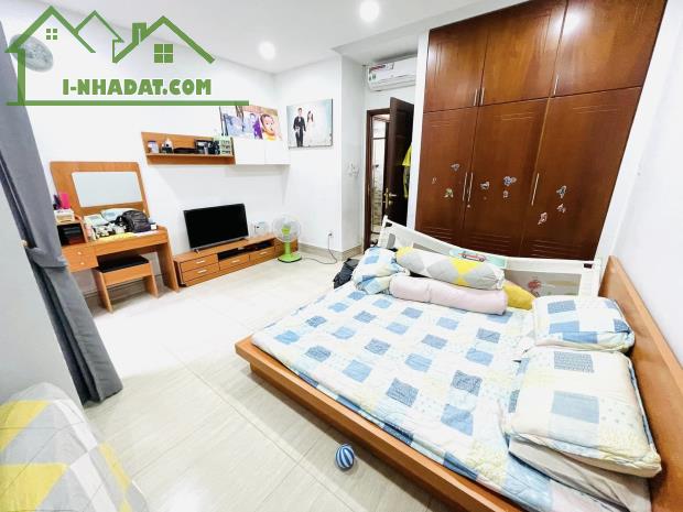 Nhà 45m2 đường Nguyễn Tri Phương, Quận 10, Giá 3.6 tỷ.