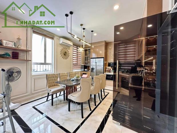 🏡 HẼM XE HƠI 5 TẦNG HUỲNH VĂN BÁNH  PHÚ NHUẬN - NỞ HẬU ĐẸP CHỈ HƠN 9 TỶ XÍU!