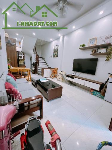 BÁN NHÀ NGÕ VIP NGUYỄN KHANG, KHU PHÂN LÔ, Ô TÔ CHẠY VÒNG QUANH NHÀ. 40M2 CHỈ 9,2 TỶ