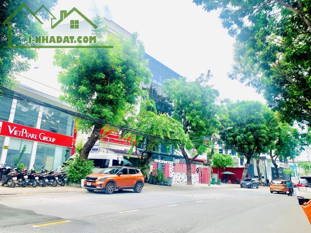 Chỉ 45 Tỷ-Sở Hữu Ngay Nhà 1 Trệt 4 Lầu MT Nguyễn Văn Hưởng,Thảo Điền,Q2 DT:100m2(5,6mx17m) - 1