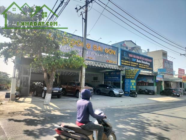 Cho thuê 6.400 m2 mặt tiền đường Nguyễn Xiển