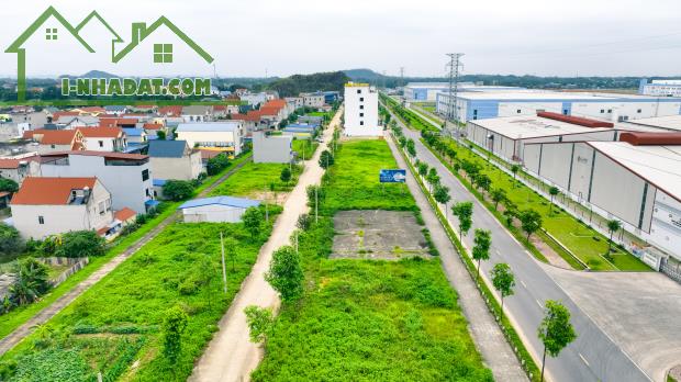 lô góc duy nhất 3 mặt tiền 127m2 nhìn thẳng vào KCN yên bình giá hời hơn 3 giá