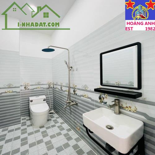 BÁ.N GẤP NHÀ RIÊNG TẠI ĐƯỜNG LÊ VĂN THỊNH ( ND ), QUẬN 2 _ 3 TẦNG 4 PN _ 52 m2 _ Hẻm ô tô - 1