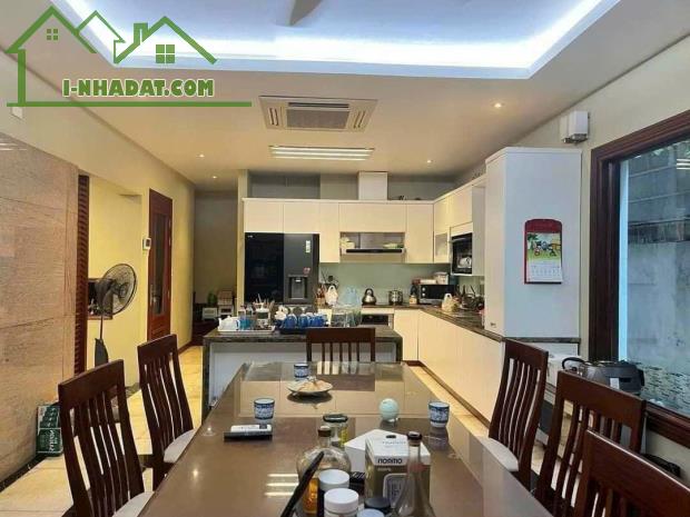 Bán gấp Biệt thự đẹp nhất khu Vườn Đào, Tây Hồ - 205m2, MT 13,5m - 86 tỷ - Giá rẻ nhất khu - 4