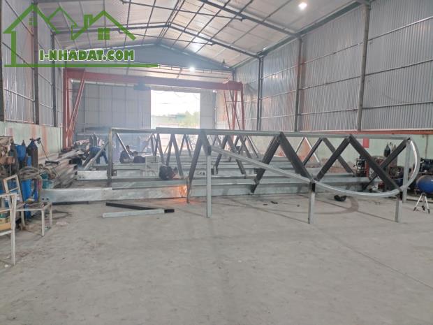 Cho thuê 800m2 nhà xưởng sẵn Cẩu Trục 5 tấn + Văn Phòng tại đường Chùa Trầm, TT Chúc Sơn, - 1