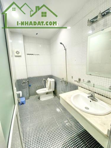 BÁN NHÀ TRƯỜNG CHINH, LÔ GÓC, THOÁNG, NHÀ ĐẸP, 45M, 9 TỶ. LH 0984823023 - 1