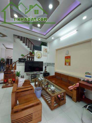 Bán nhà sát chợ Vườn Lài Q12, 60m2, 2 lầu, 4 Phòng ngủ, N5m, Đ. 4m giá chỉ 4.x tỷ - 1