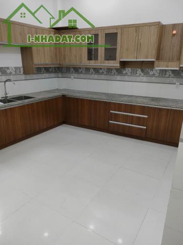 Bán nhà sát chợ Vườn Lài Q12, 60m2, 2 lầu, 4 Phòng ngủ, N5m, Đ. 4m giá chỉ 4.x tỷ - 2