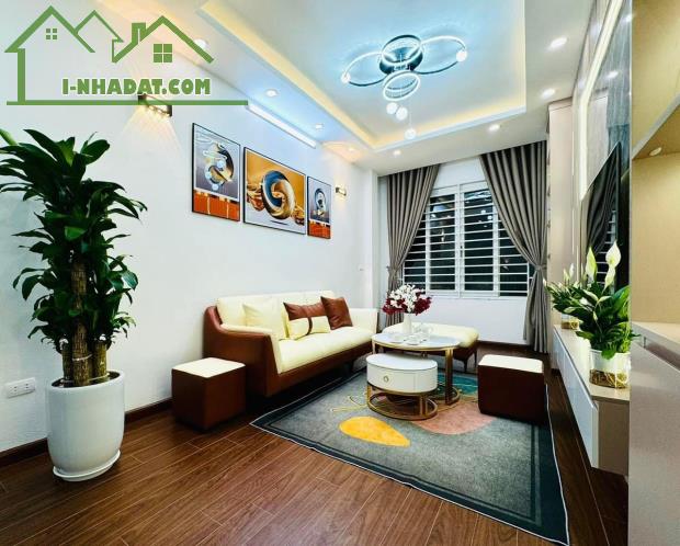 HIẾM_NHÀ_BÁN ở ngay CẦU GIẤY 45m² x 5T giá hơn 6 tỷ - 1