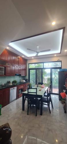 • ĐẲNG CẤP THƯỢNG LƯU - VIEW HỒ LỘNG GIÓ - NHÀ ĐẸP HƠN HOA HẬU - AN SINH ĐỈNH