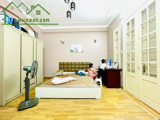 VIP THANH XUÂN,- Ô TÔ  ĐỖ NGÀY ĐÊM – NHÀ 2 MẶT THOÁNG - KHU VIP.  52M*5T *MT 4,5m nhỉnh 15 - 3