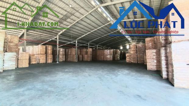 Cho thuê kho xưởng Thị Trấn Long Thành 14.000 m2 chỉ 60k/m2
Diện tích : 140 ×100 =14.000