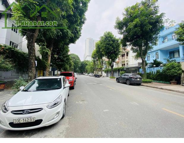 Bán lô đất dịch vụ Di Trạch mặt đường 3.5 112m ô tô kinh Doanh chỉ 15.5 tỷ.