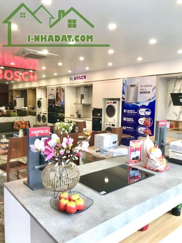 Bán Nhà Hoàng Quốc Việt Mặt Tiền 8.4m Showroom 7 Tầng 3 thoáng Thang Máy Giá 132 Tỷ - 2