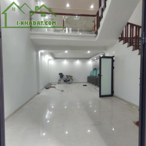 Nhà trung tâm Thanh Trì 50m x5 t mới koong tiện ích bạt ngàn sát phố giá 5.95 tỷ - 1