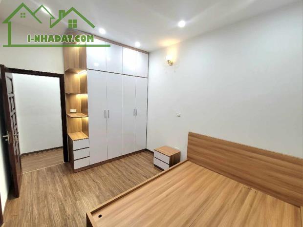 BÁN NHÀ LÒ ĐÚC, Ô TÔ ĐỖ CỔNG, FULL NỘI THẤT Ở LUÔN, 40M2 GIÁ CHỈ 8,25 TỶ