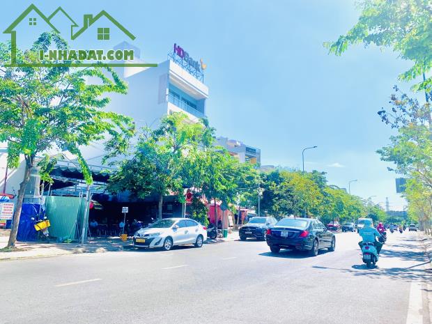 Bán Đất Mặt Tiền Nguyễn Văn Hưởng,Thảo Điền,Quận 2 DT:245m2(8,5mx30m) View Sông Sài Gòn - 1