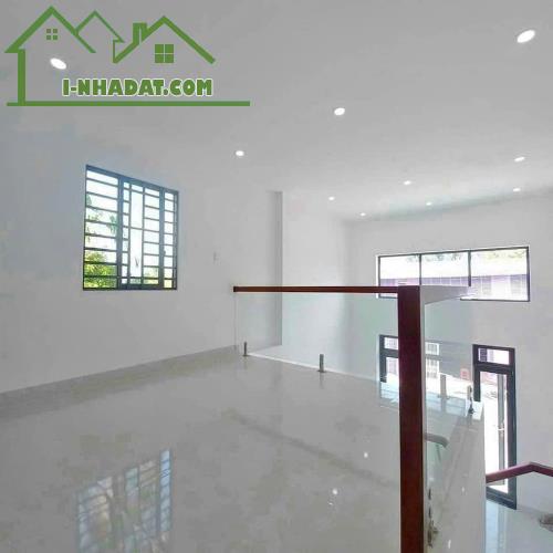 Bán Nhà Cấp 4 có gác lửng (40m2) Gần Chợ Bình Thành, Giá 1Tỷ650 TL - 3