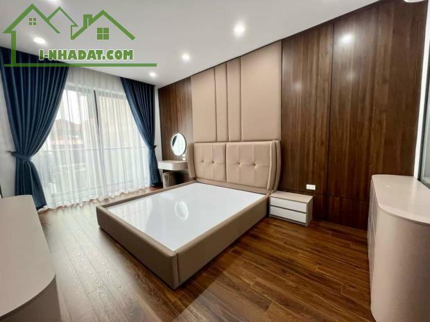 BÁN GẤP NHÀ ĐẸP CỔ LINH – TRẠM, 45M x 6T, THANG MÁY, LÔ GÓC, GARA ÔTÔ. GIÁ 9.2 TỶ - 1