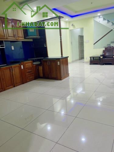 MẶT TIỀN ĐƯỜNG LÊ VĂN VIỆT – KINH DOANH ĐA NGÀNH NGHỀ - DÒNG TIỀN ỔN ĐỊNH. - 5