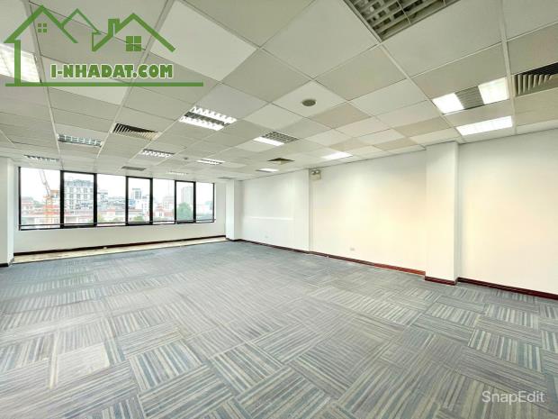 Cho thuê Văn phòng đẹp 120m2, 200m2 mặt phố Nguyễn Du, Quận Hai Bà Trưng, HN. T09/2024. - 1