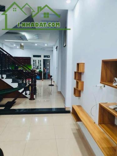 0782366539  Nhà Bình Thạnh 80 m2, đường rộng 12 m, 4 tầng giá bất ngờ